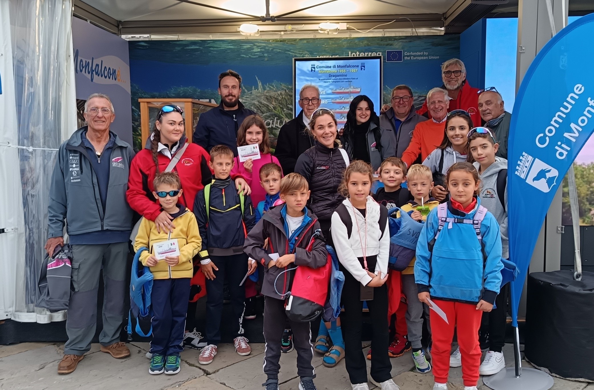 Copertina per Fotonotizia – Barcolana 57, i piccoli allievi della Svoc alla scoperta della cultura marinara monfalconese