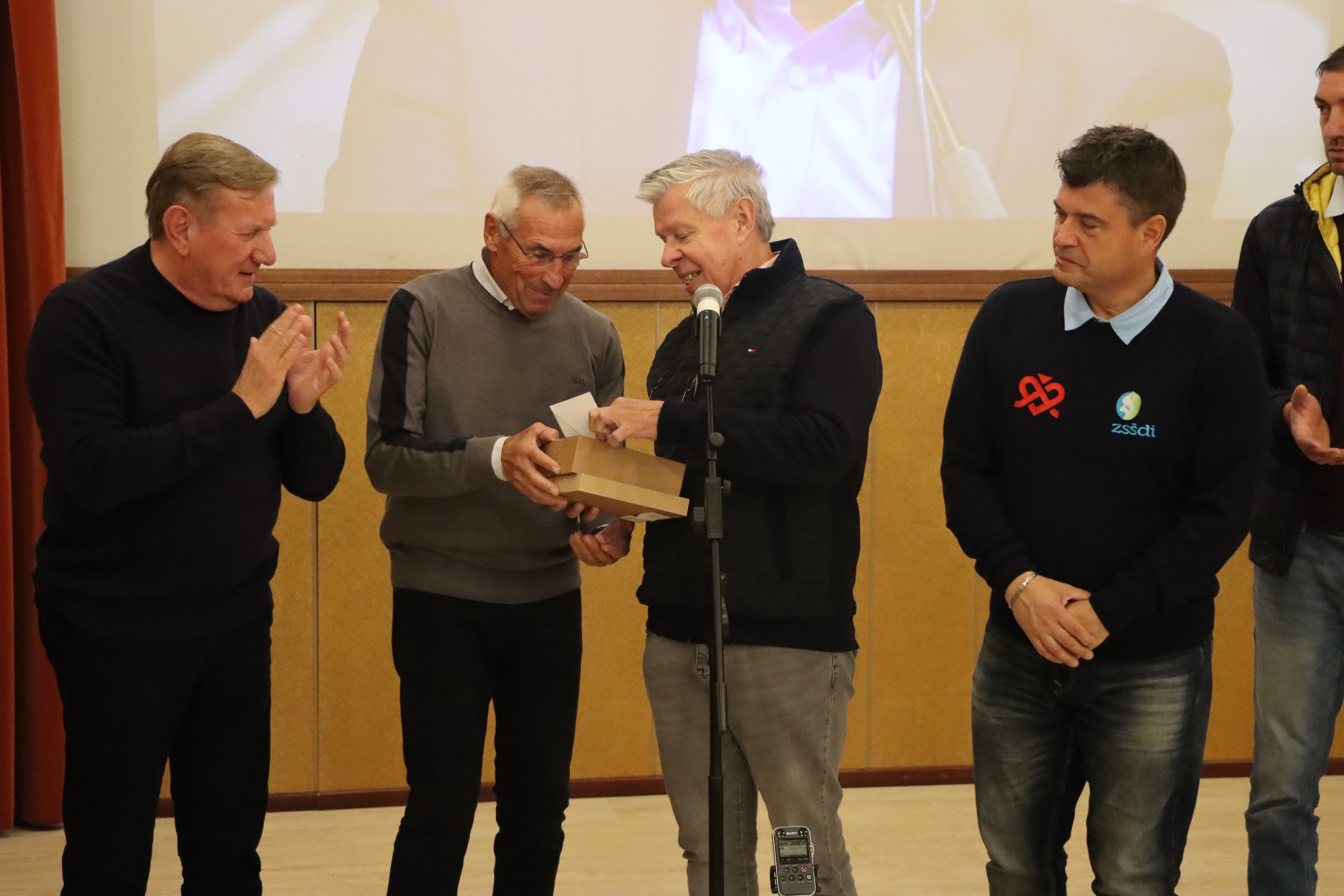 Immagine per Fotonotizia – Il Kulturni Dom festeggia in amicizia l’ottantesimo compleanno di Edy Reja