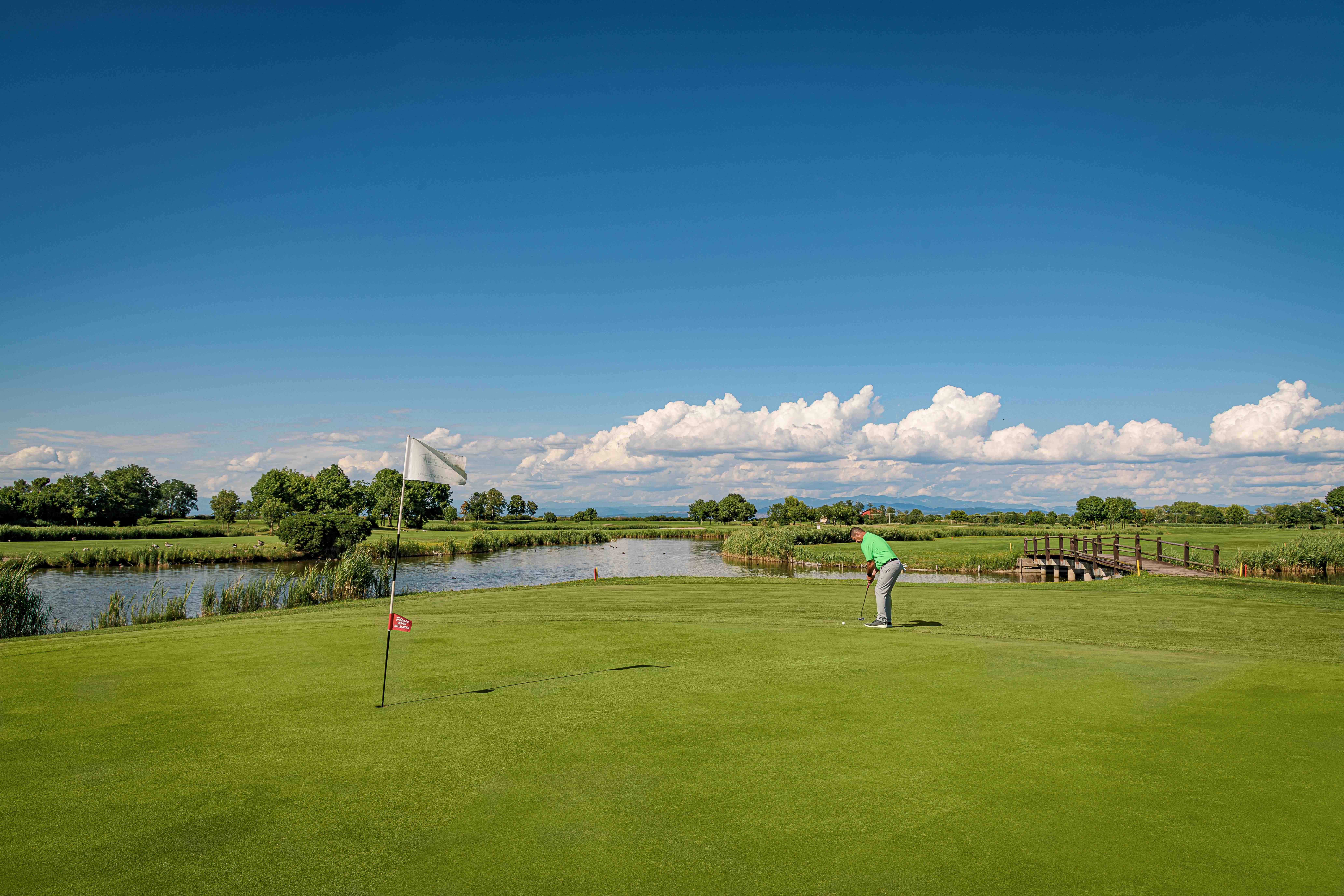 Gli appuntamenti di domenica 28 settembre a Grado: camminata tematica in Valle Cavanata e inizio corsi al Golf Club 