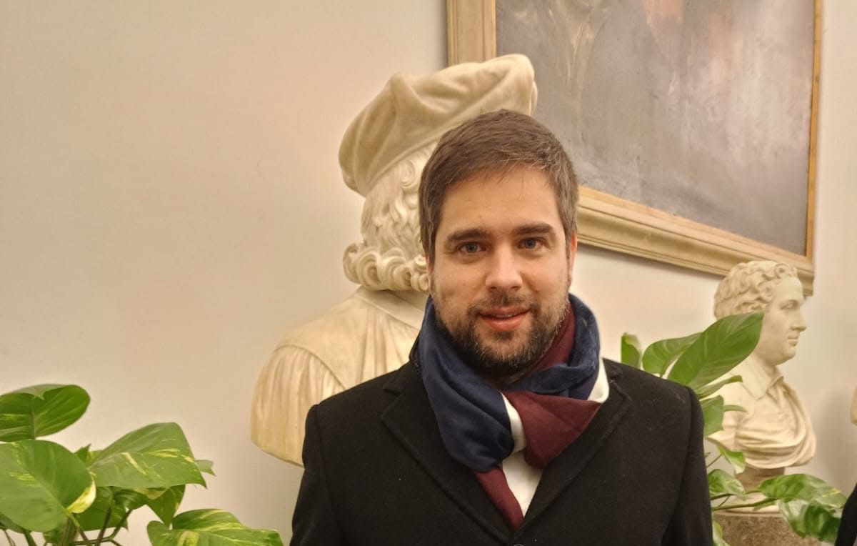 Copertina per Redipuglia piange Mauro Casasola, appassionato poeta del Bisiac e insegnante amante del proprio lavoro