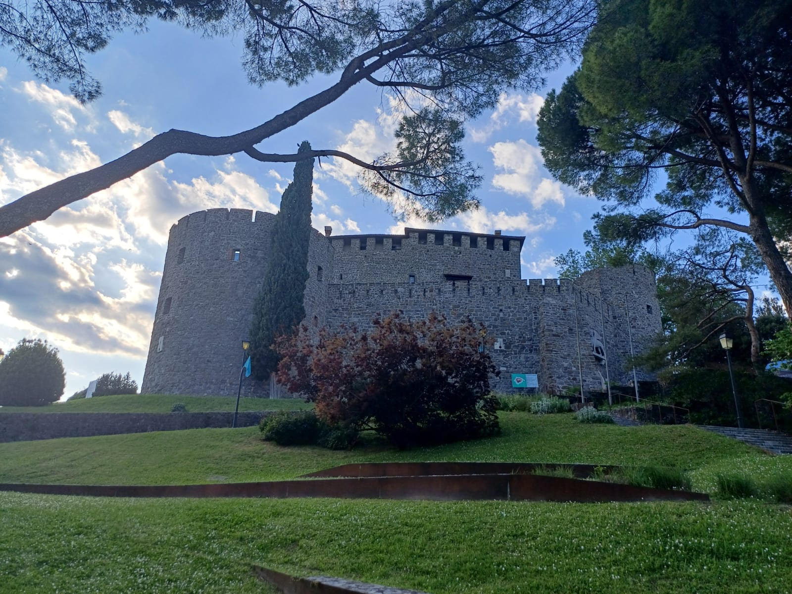Copertina per Riprende a pulsare il cuore di Borgo Castello tra arte, musica e cultura