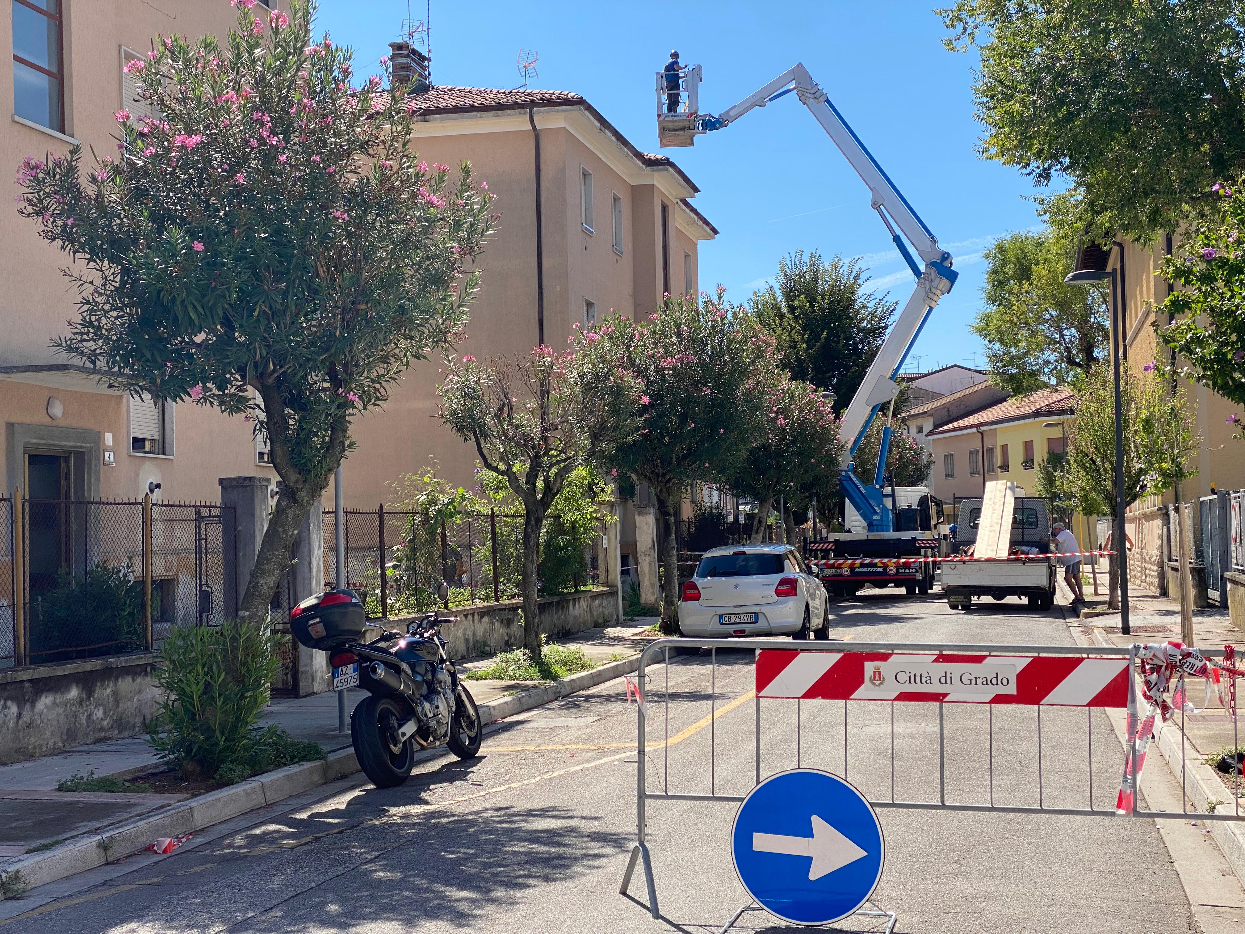 Copertina per Crollo del solaio nella palazzina Ater in via Pampagnola a Grado, messo in sicurezza il tetto