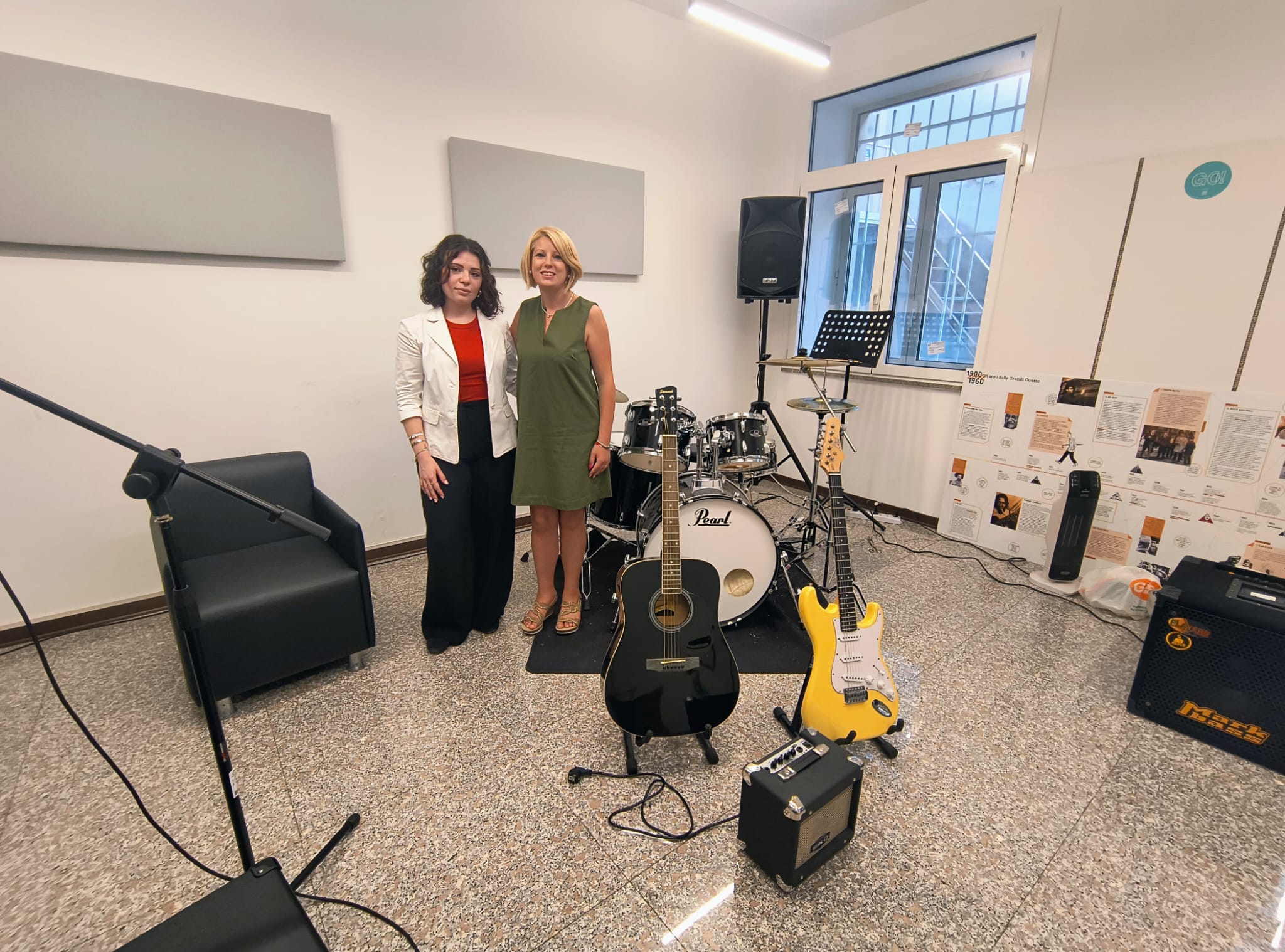 Immagine per Gorizia, Eva Barretta dona i suoi strumenti al Punto Giovani e rafforza la sala musica