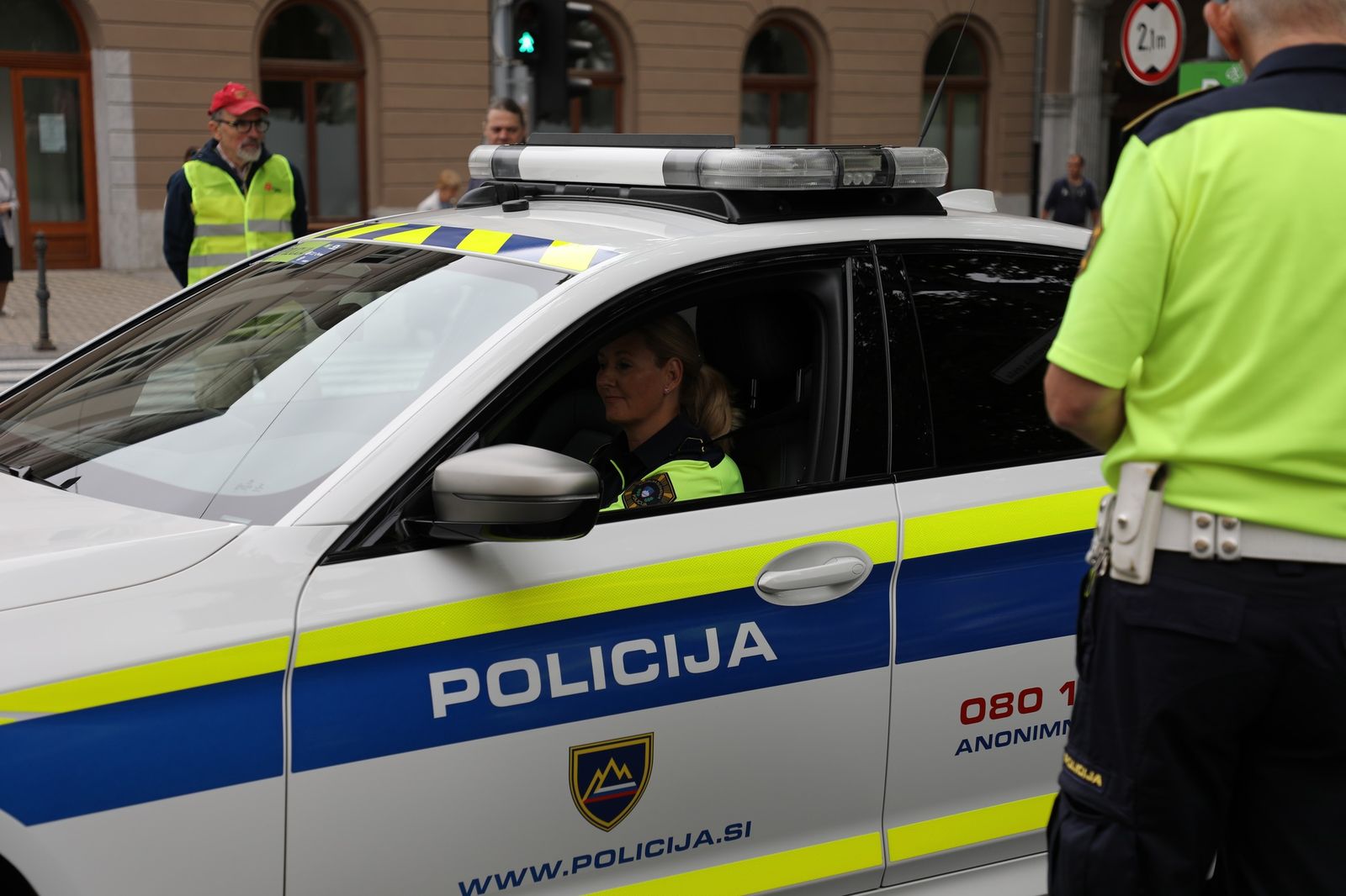 Immagine per Polizia slovena insegue auto italiana rubata sulla H4: conducente fugge a piedi 