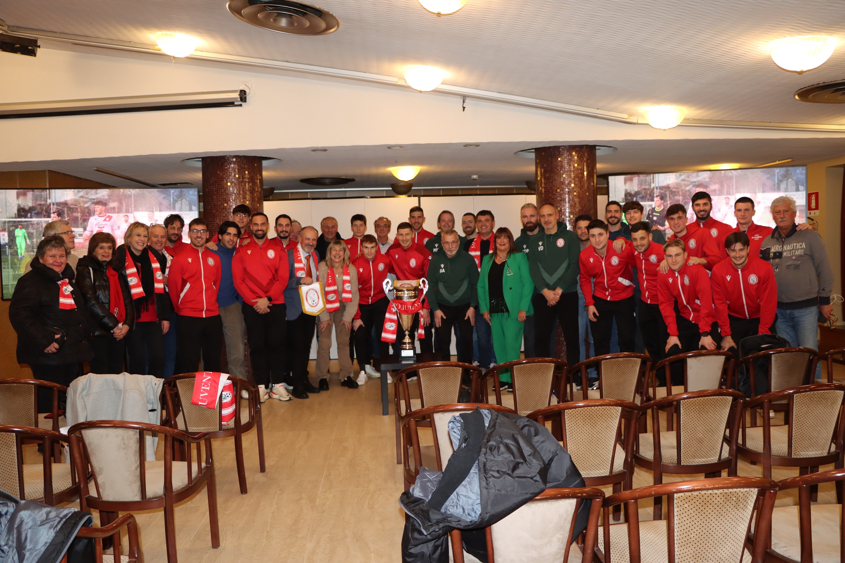 Immagine per Porta a casa la Coppa Regionale di Eccellenza: SKGZ e ZSŠDI omaggiano la Juventina