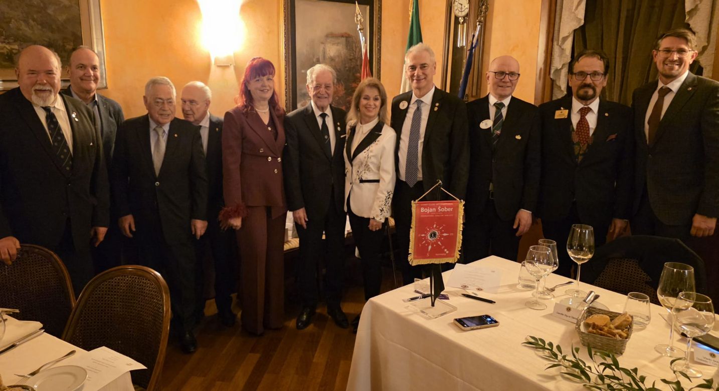 Immagine per Fotonotizia – Il Lions Club celebra la sua 42esima ‘Chater Night’: nuovi soci e solidarietà per Brazzano e Versa