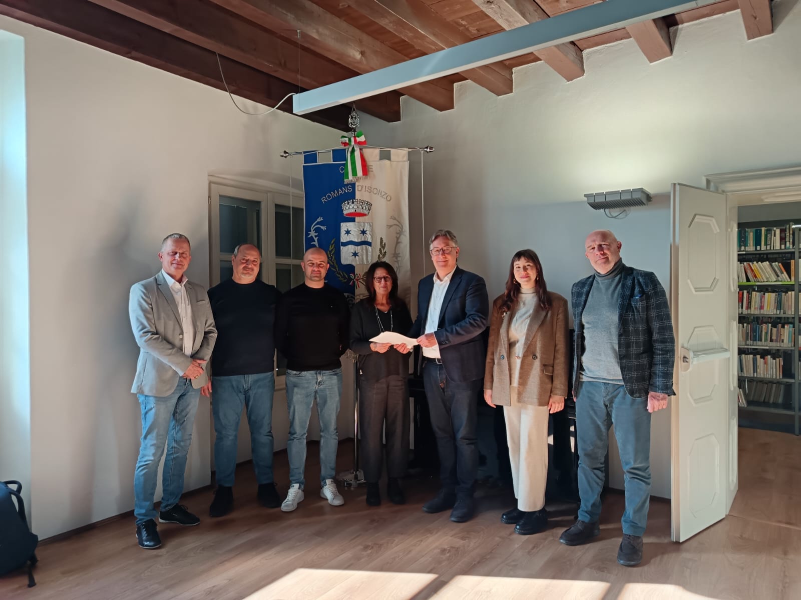 Fotonotizia – Solidarietà per Versa. La OCSA di Romans avvia una raccolta fondi aziendale in aiuto alla popolazione 