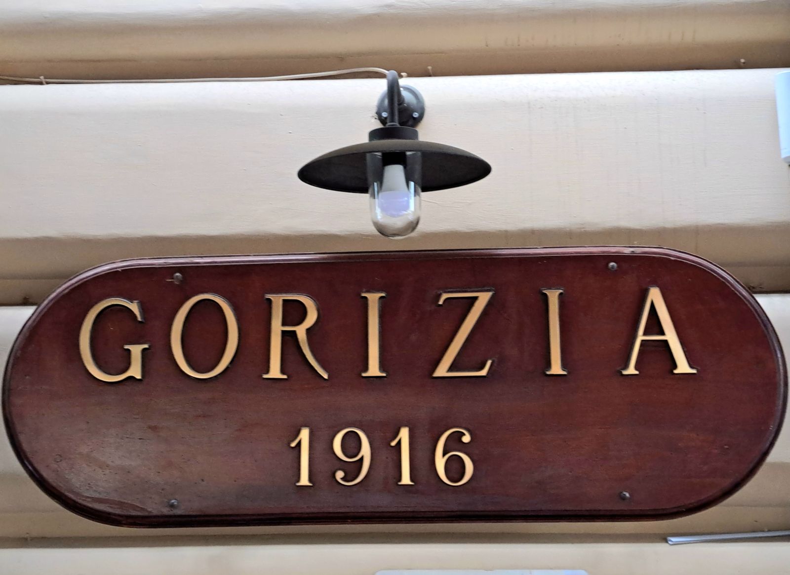 Immagine per Reportage da Napoli – Alla scoperta della ‘Pizzeria Gorizia 1916’, il ponte inatteso tra il Vomero e l’Isonzo