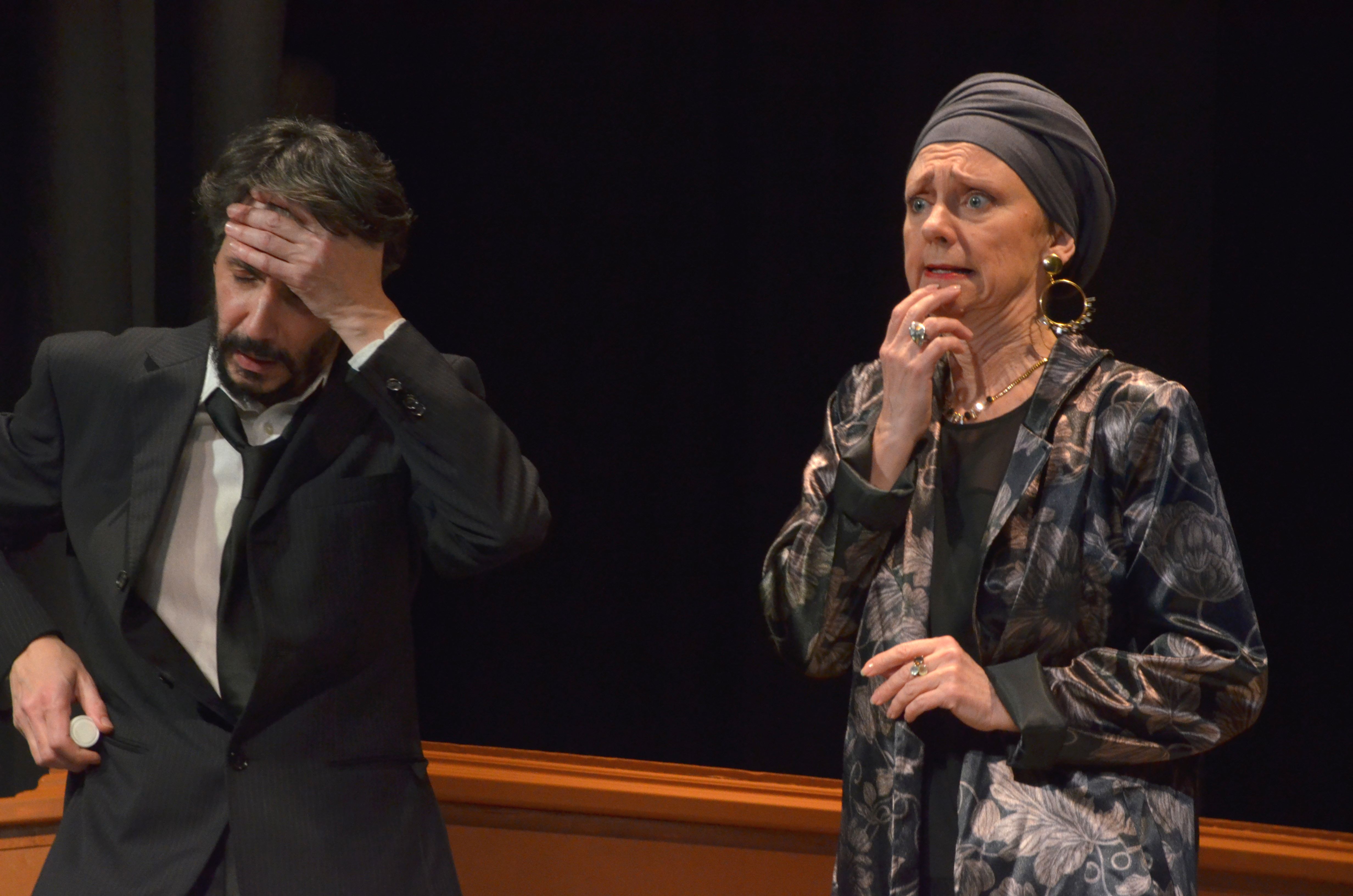 Immagine per Staranzano, in Sala Pio X va di scena la commedia ‘4 Pirole e 1 Funeral’ di Angelo Delluniversità e Sabrina Gregori