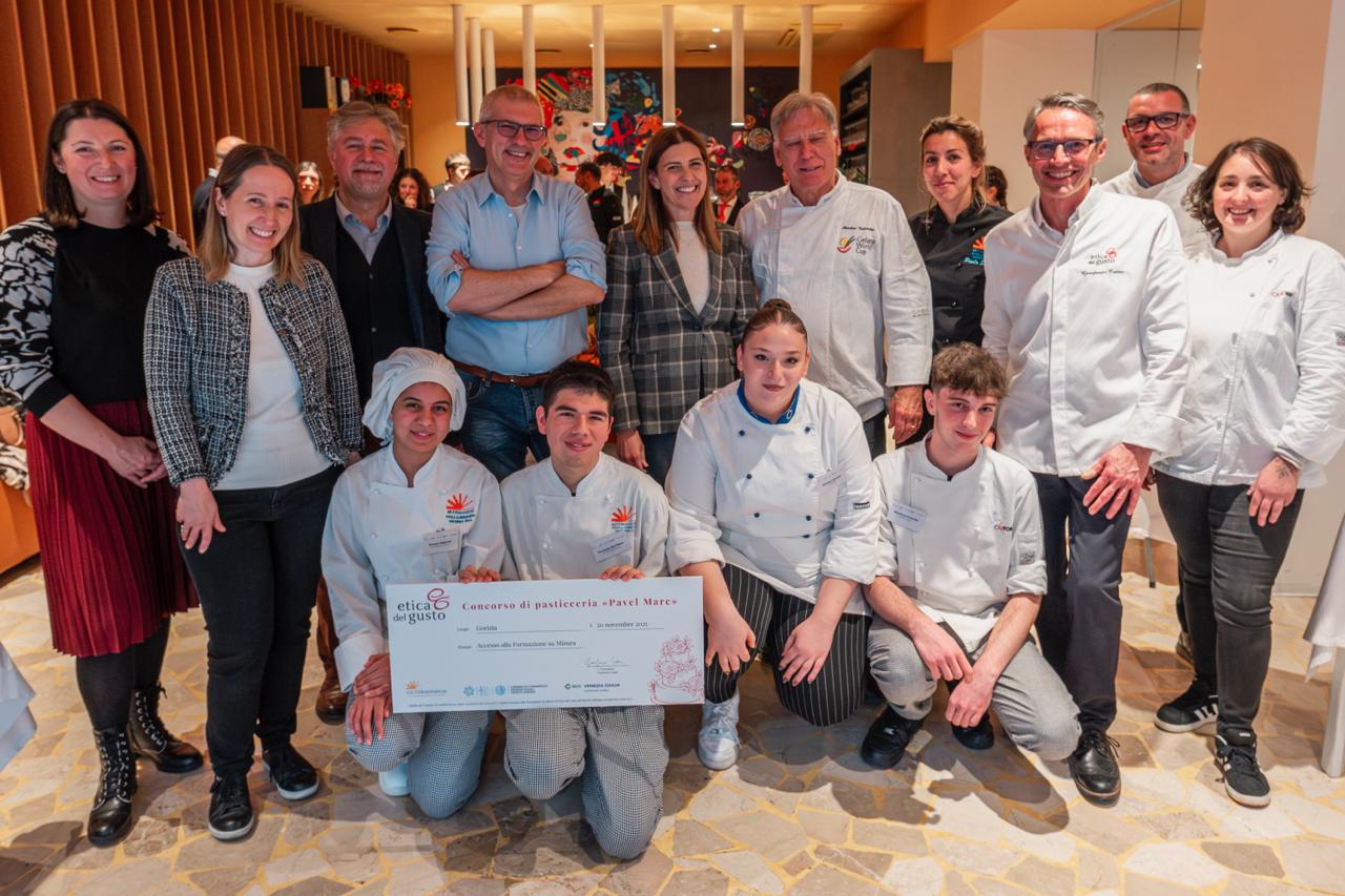 Immagine per Fotonotizia - Thomas Delpiero con ‘Gubanima’ è il vincitore della prima edizione del concorso di pasticceria Pavel Marc