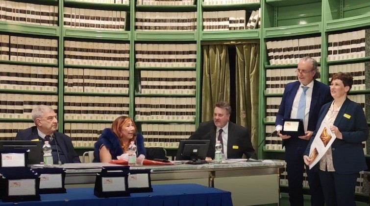 Fotonotizia – La poetessa monfalconese Milena De Giusti premiata a Roma per il secondo posto del 'Premio Mondiale Tulliola – Renato Filippelli'