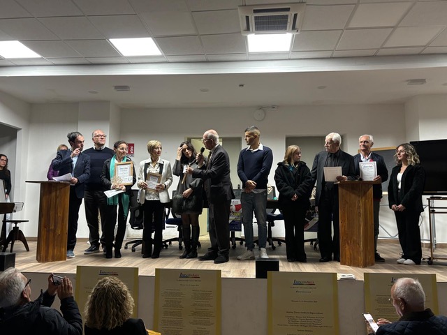 La gradese Cristina Marchesan trionfa a Impavidarte con la poesia ‘Drio de la luna’