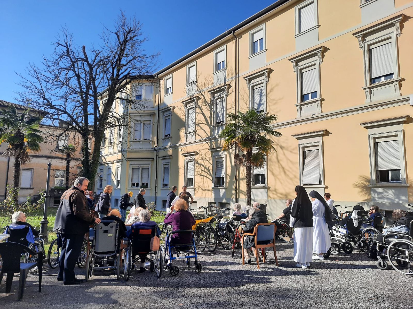 Gorizia, gli ospiti della casa di riposo Villa San Giusto protagonisti della ‘Festa dell’Albero 2025’