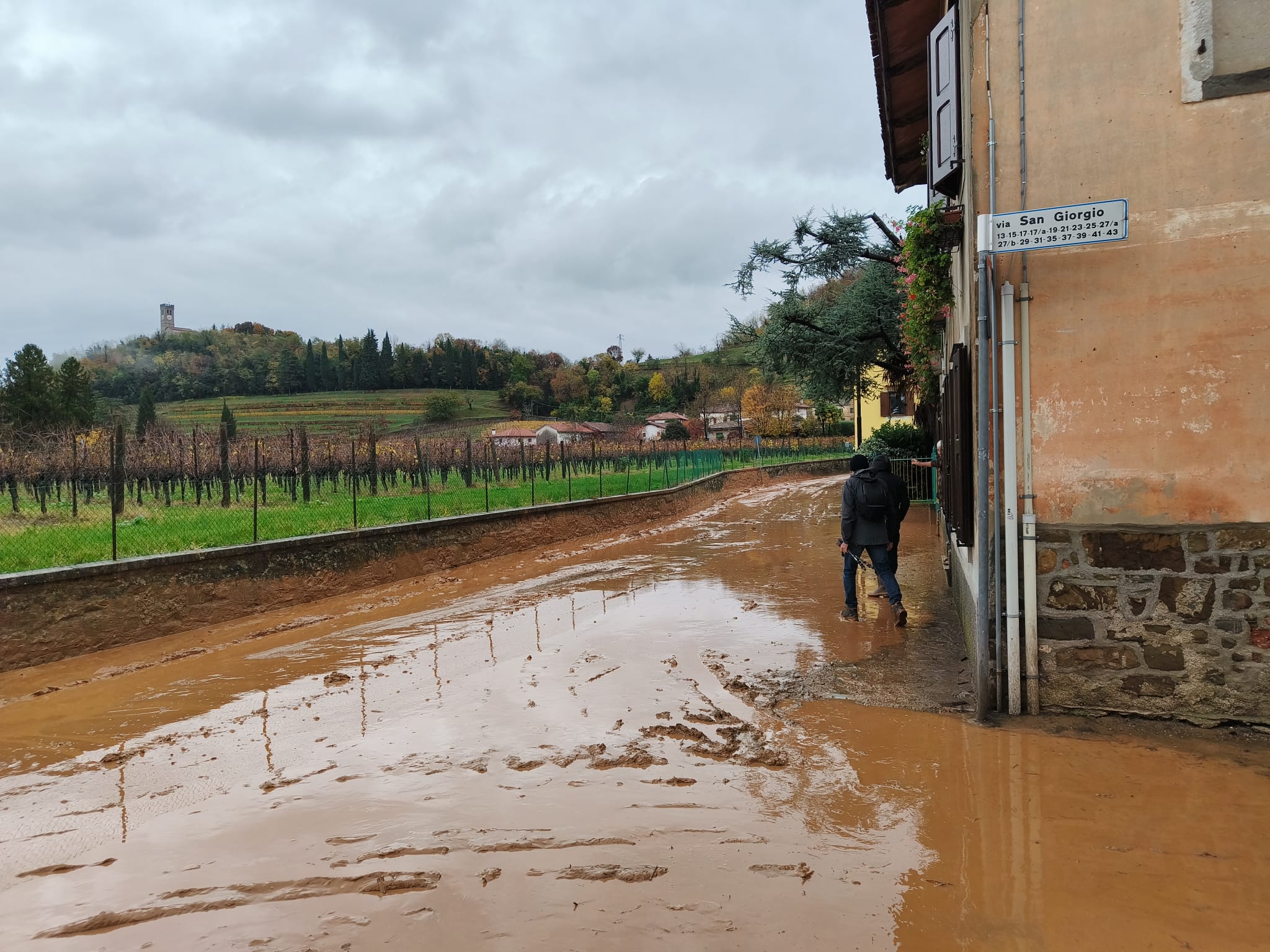 Immagine per Brazzano, attivato il Centro Operativo Comunale. Si evacua anche via San Giorgio. Sfollati nella palestra scolastica