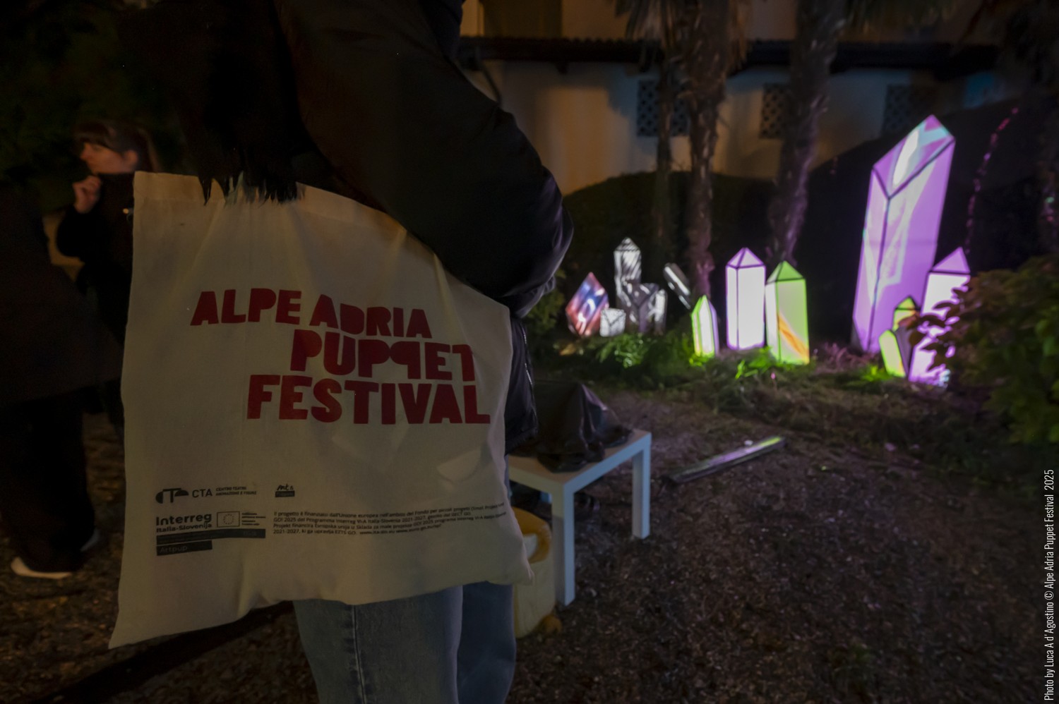 Immagine per Gorizia, cala il sipario sulla 34esima edizione dell’Alpe Adria Puppet Festival con la performance di arte digitale e la danza Hakanaï