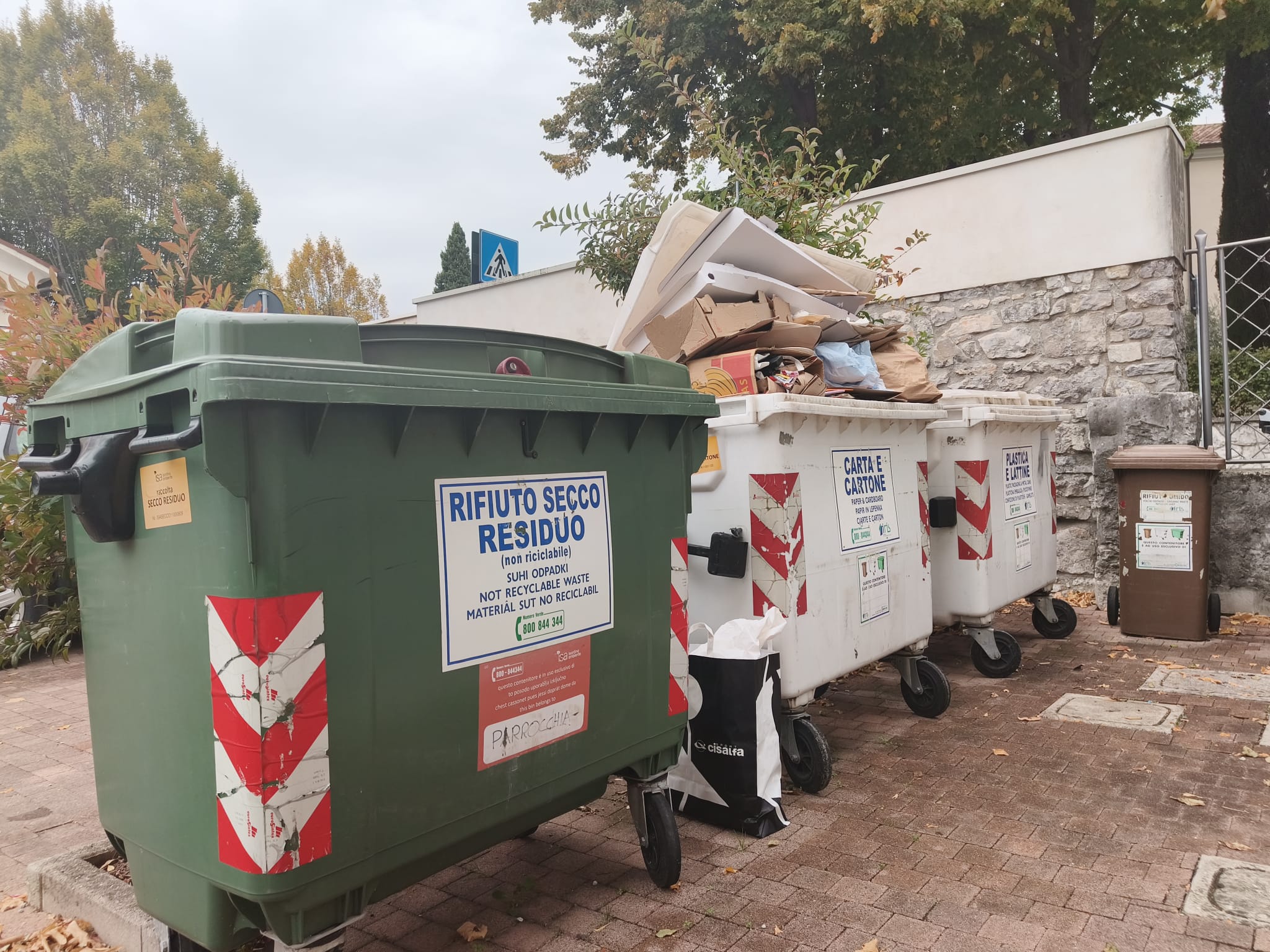 Immagine per Raccolta 'puntuale' del secco residuo, Comune e Isa Ambiente invitano a ritirare il mastello con chip