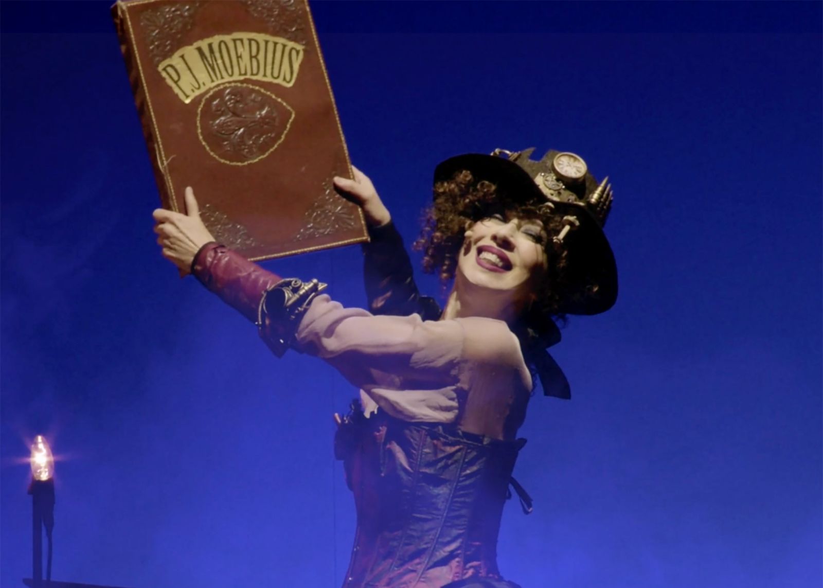 Veronica Pivetti apre la nuova stagione al Comunale di Gradisca: ecco ‘L’inferiorità mentale della donna’