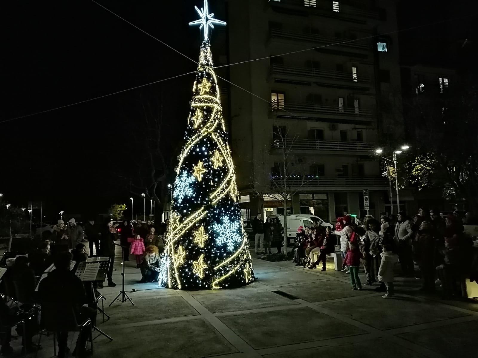 Immagine per Ronchi guarda già al Natale: stanziati 90mila euro per luminarie ed eventi