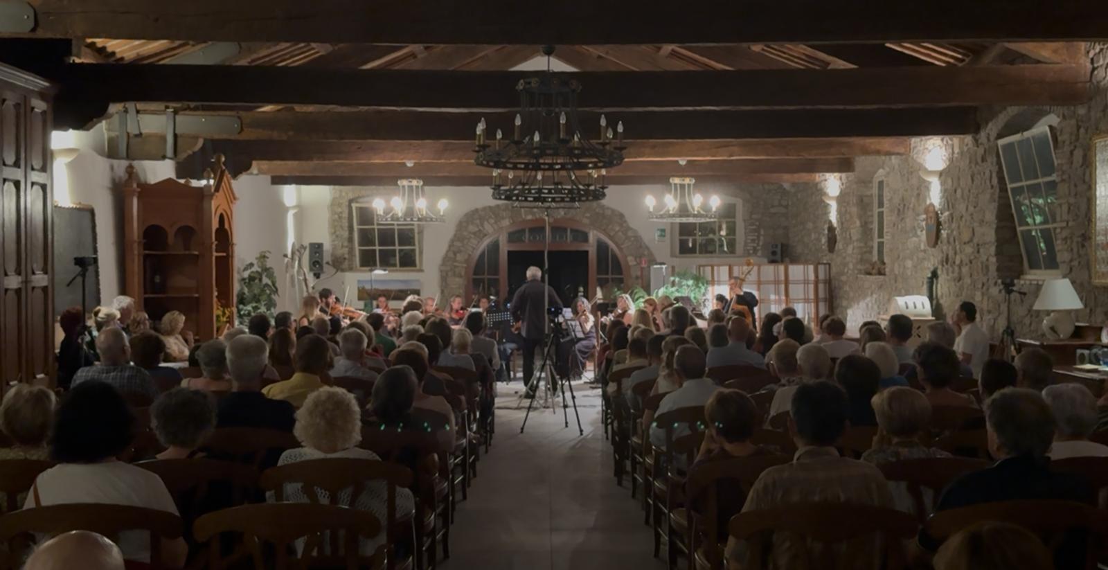 Immagine per Mossa, apprezzato il format delle Serate Musicali a Villa Codelli: sold out quattro serate su cinque