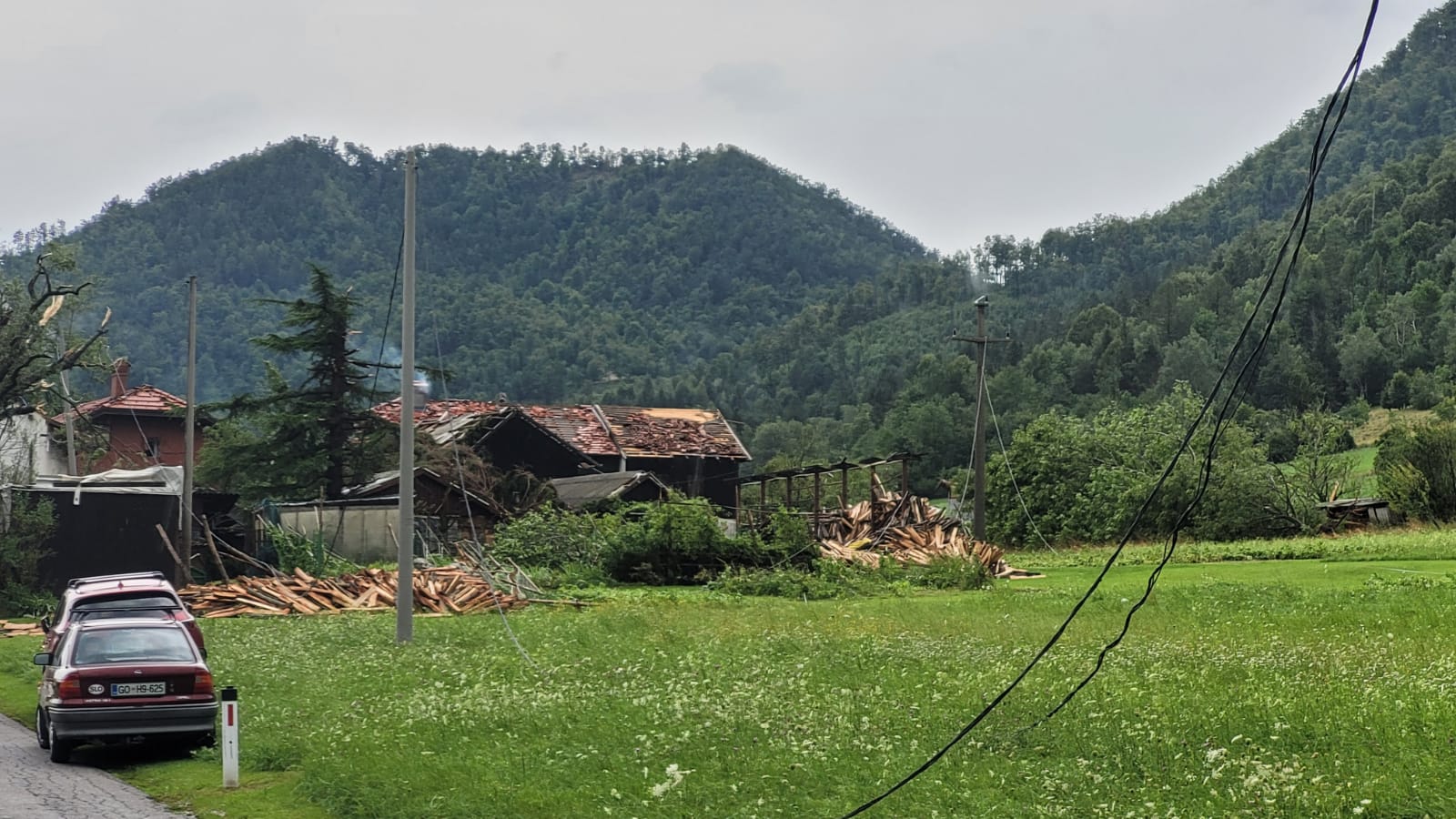 Immagine per Maltempo, 50 milioni dalla Regione per aiuti. Case scoperchiate in Slovenia