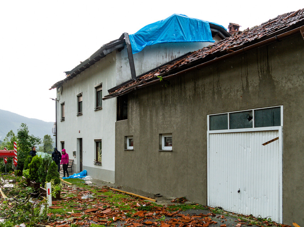 Copertina per Case distrutte dal maltempo nei dintorni di Nova Gorica, danni a Čepovan