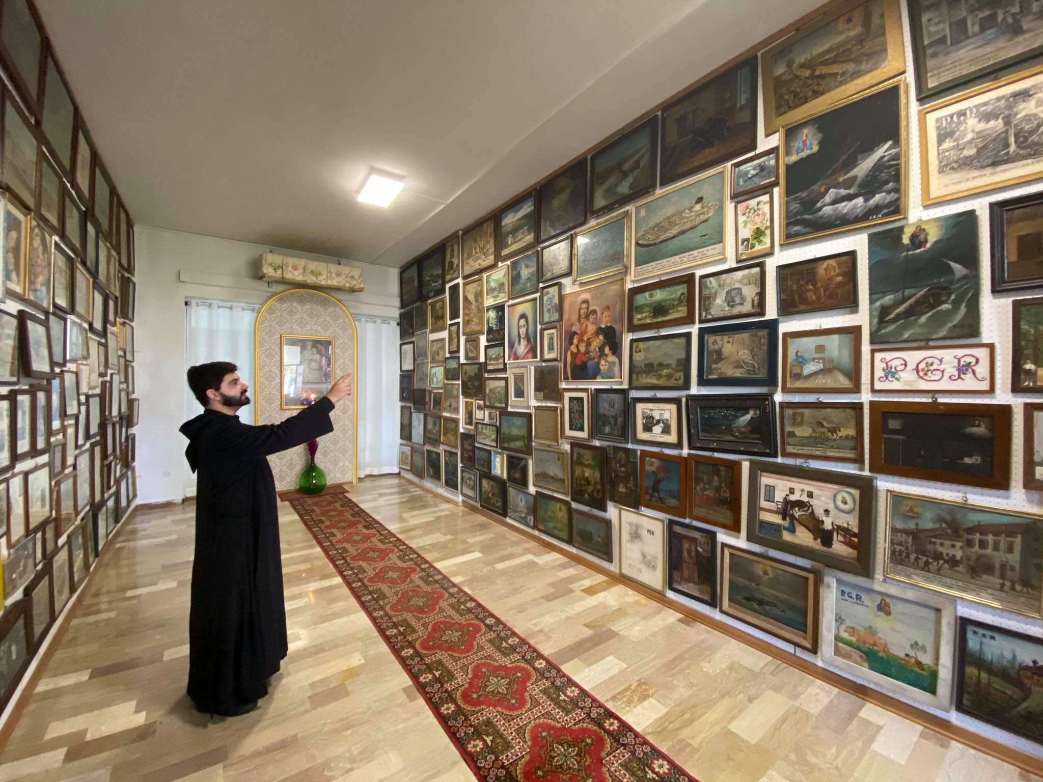 Copertina per Gli storici ex voto alla Madonna di Barbana riprendono vita esposti in santuario