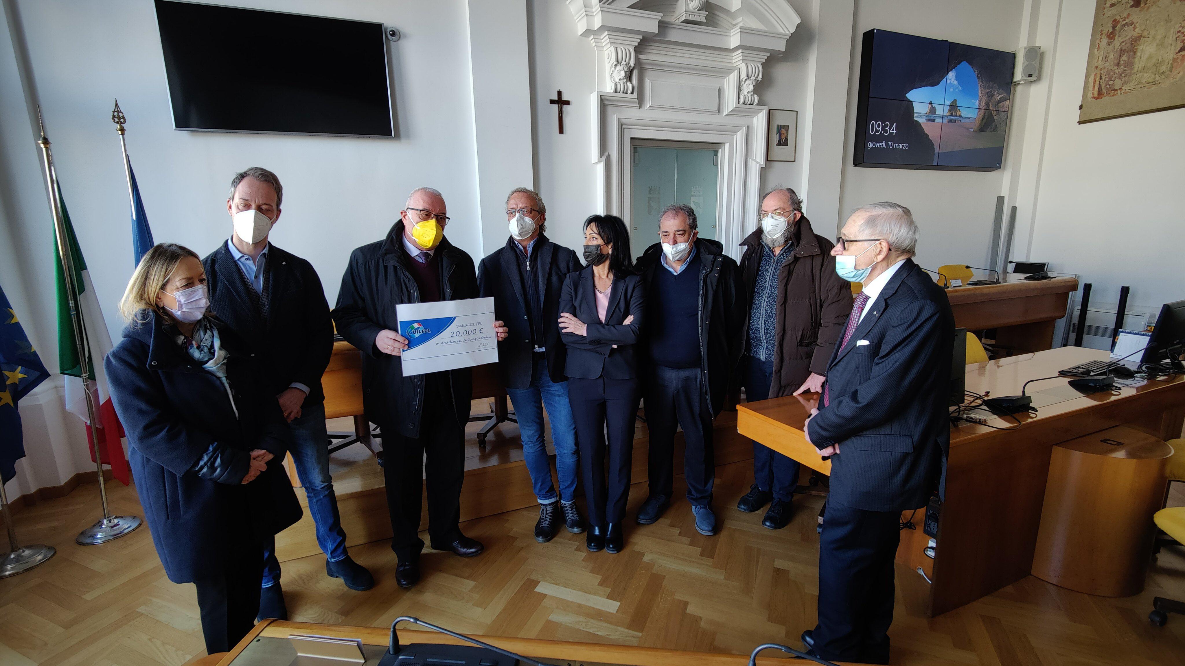 Immagine per La Uil dona 20mila euro alla Caritas Diocesana per l'emergenza Ucraina