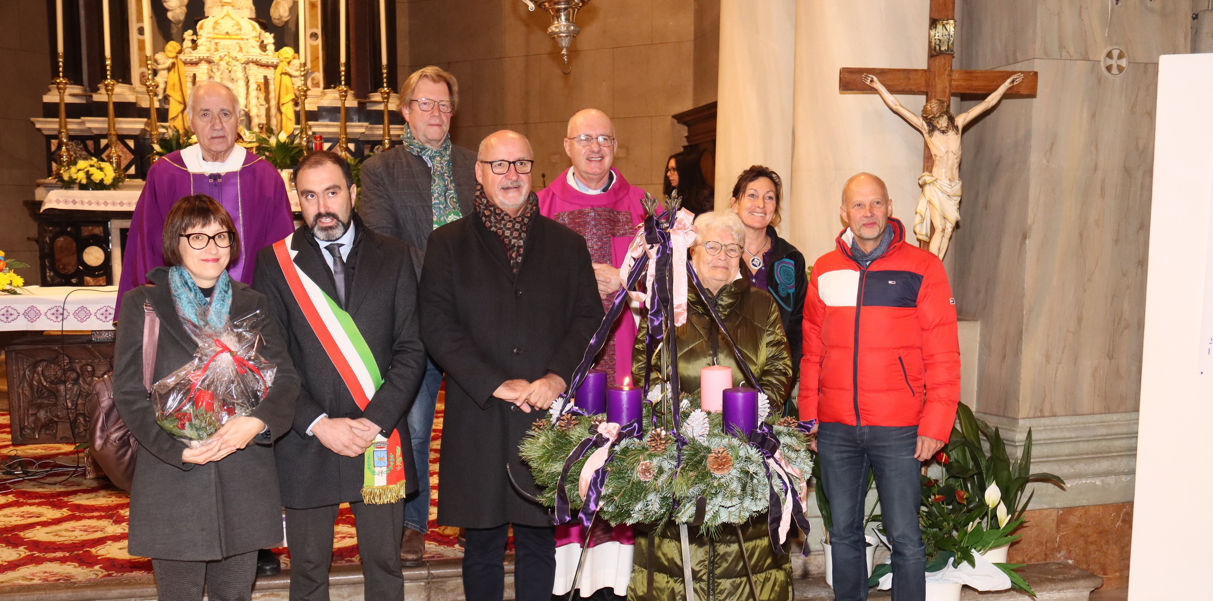Immagine per La corona di Avvento da Treffen a Capriva: «Essere esempio di amicizia tra popoli»