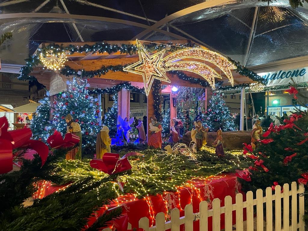 Immagine per Monfalcone guarda già a Natale, accordo per tre anni di luci in città 