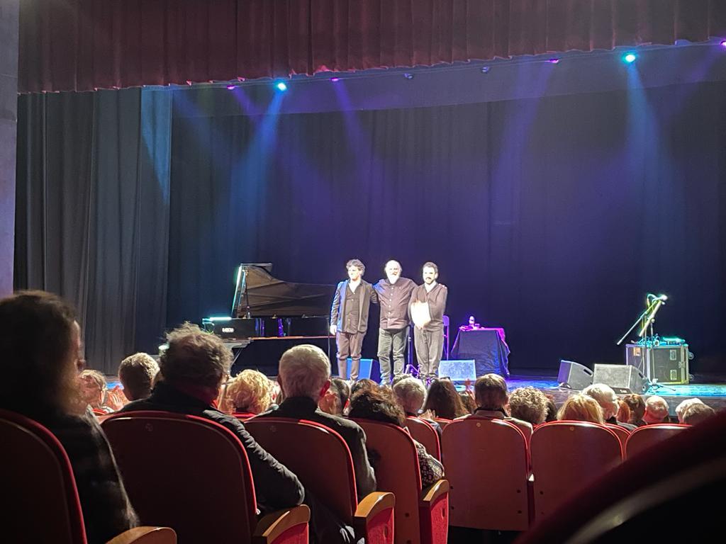 Copertina per Euphonia Suite a Monfalcone incanta il pubblico: il «flow» di Finardi è la ricetta vincente