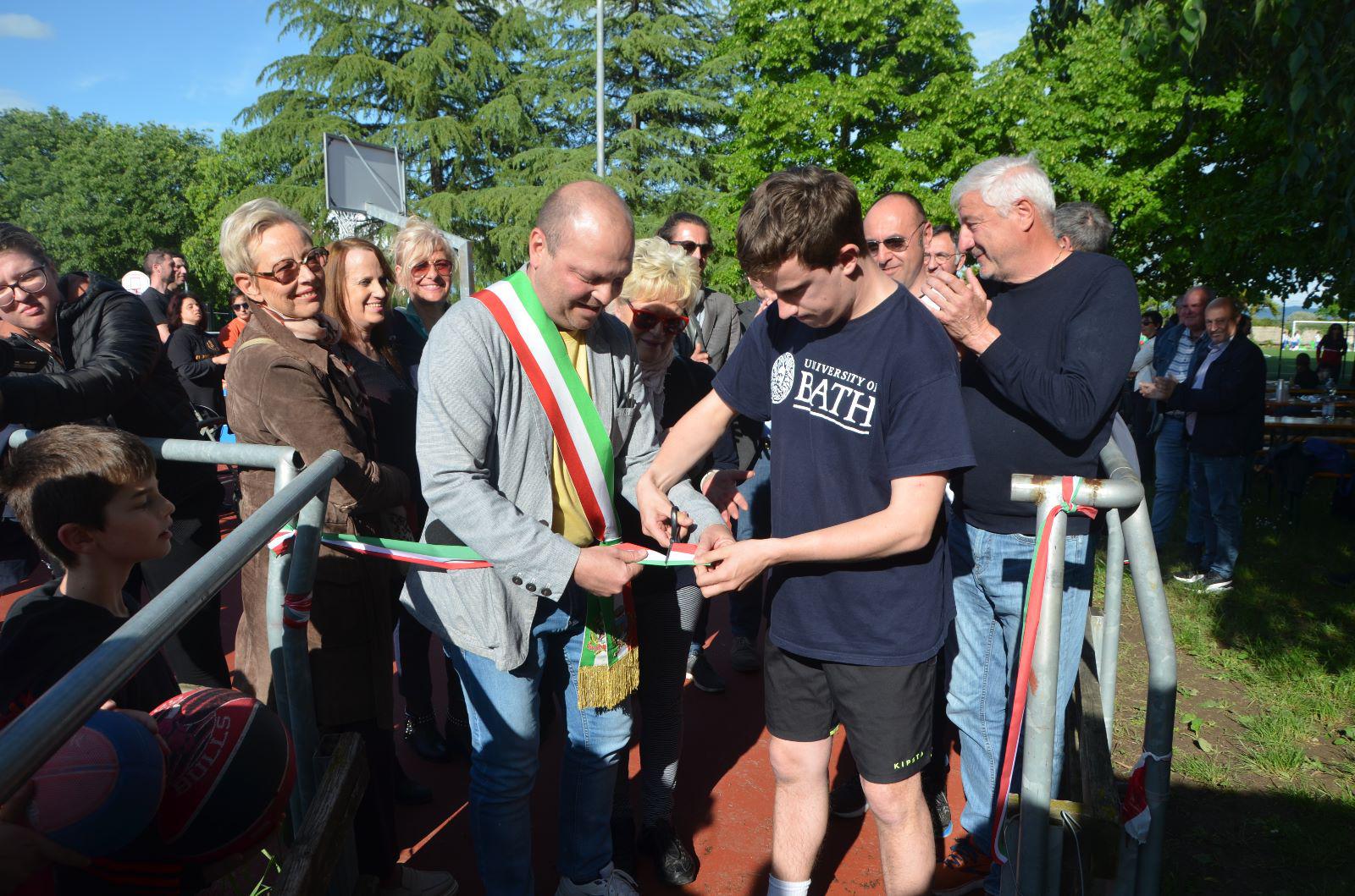Immagine per Turriaco apre la nuova area basket, una rosa per ricordare Fabio Zuppar