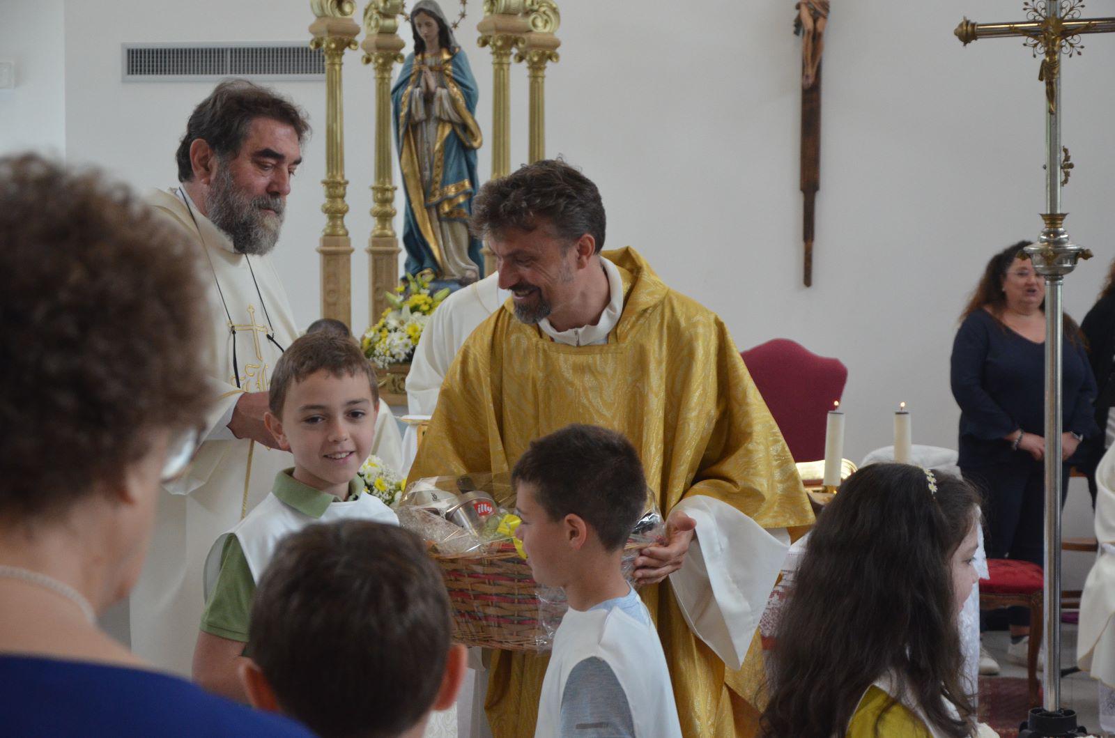 Copertina per Prima messa per don Manuel a Staranzano, Stalle rosse gremite per il neo sacerdote
