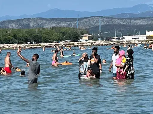Immagine per Burkini a Monfalcone, Pd chiede azioni pratiche. Cisint: «Battaglia per la città»