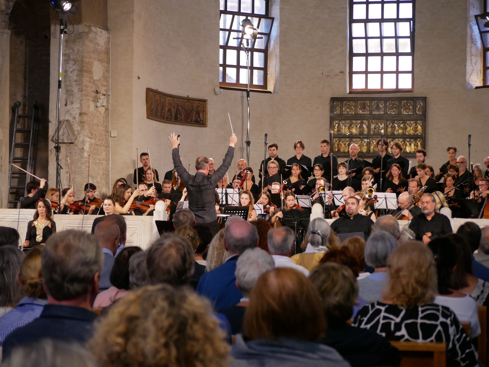 Immagine per La musica di Mozart per monsignor Fain, basilica gremita a Grado