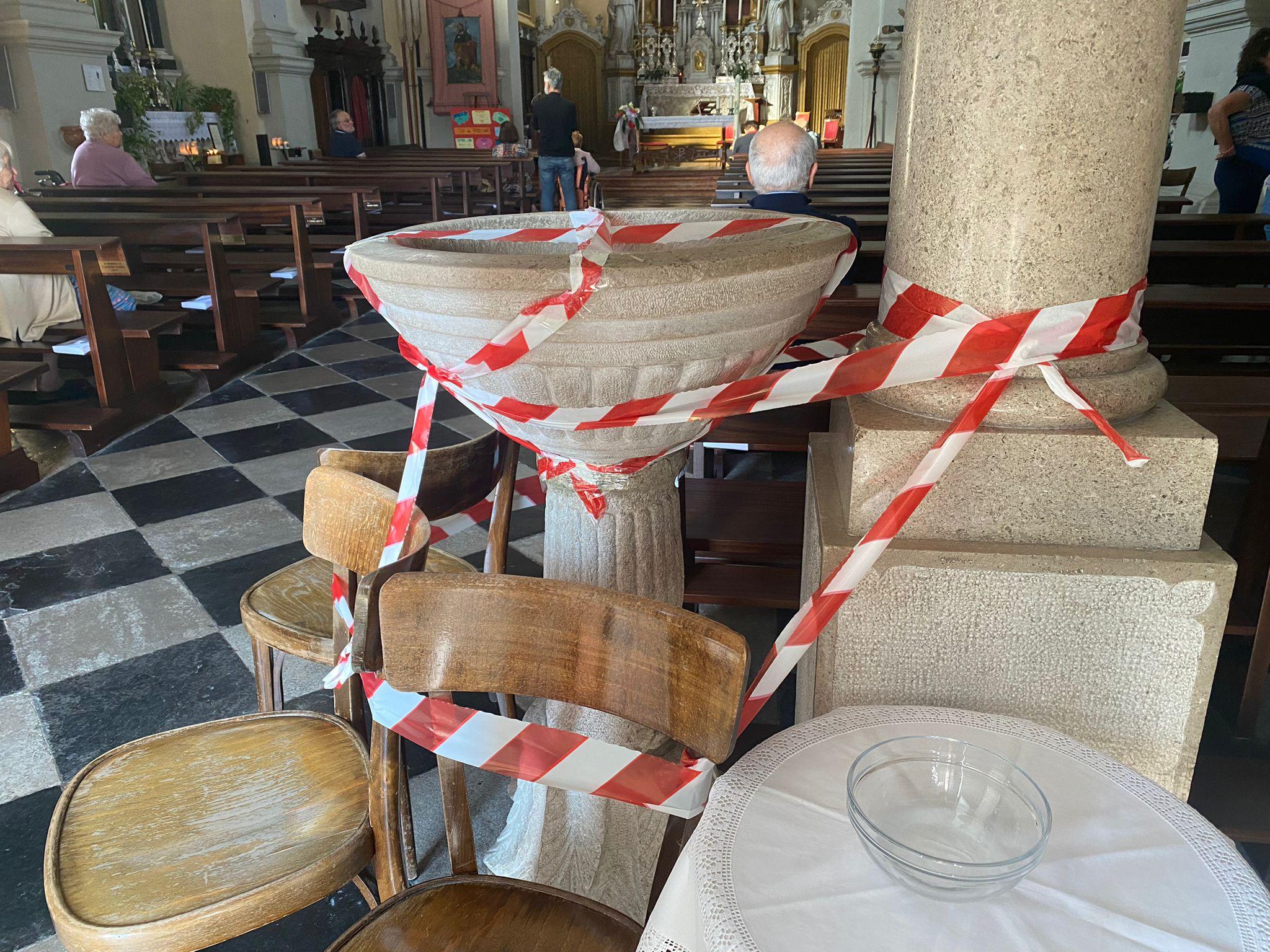 Immagine per Turriaco, si apre una crepa nell'acquasantiera: messa in sicurezza e pronto il restauro