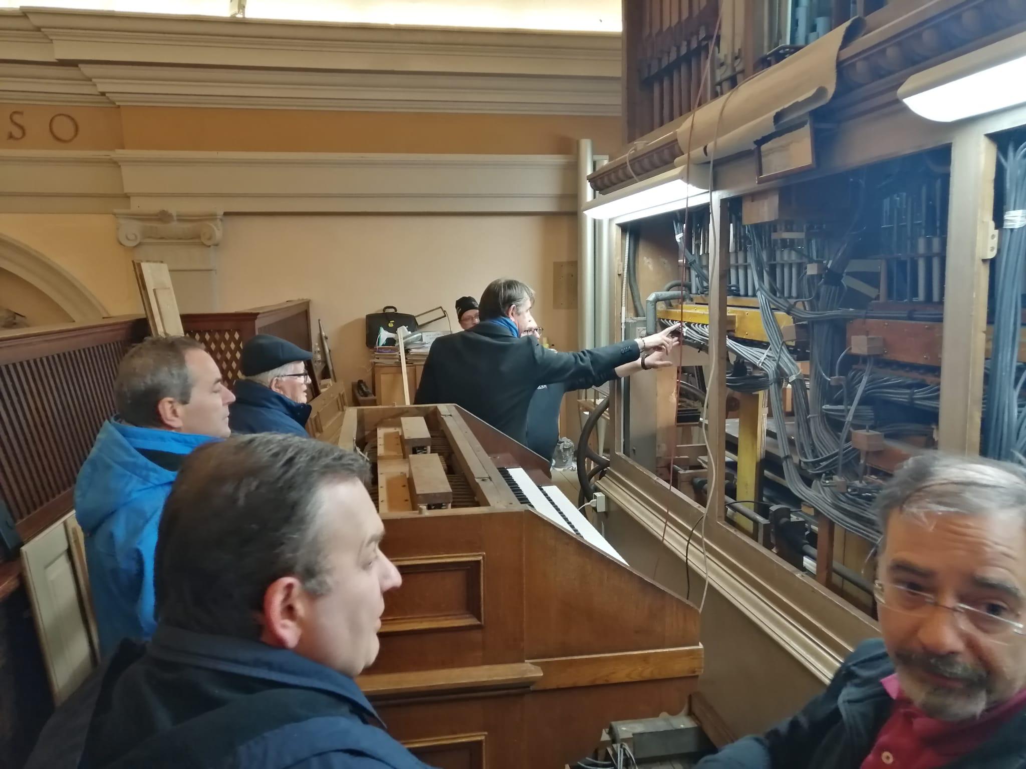 Copertina per Ronchi, ecco i lavori allo storico organo Mascioni: «Importante documento storico»
