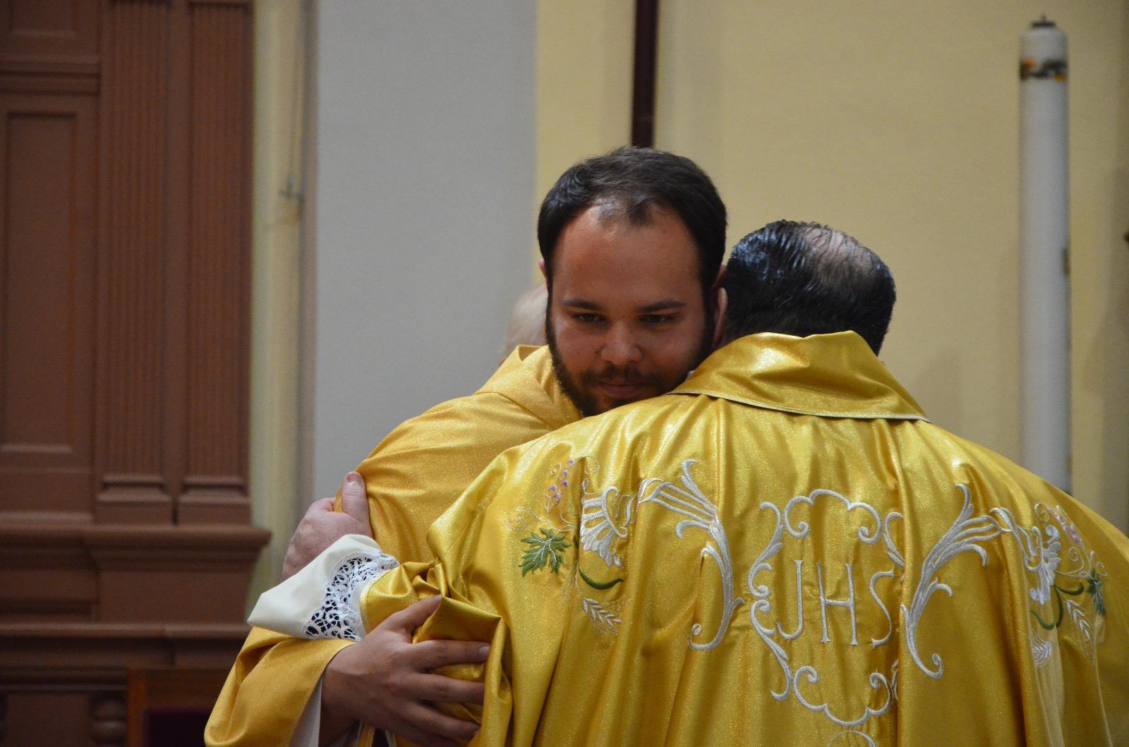 Immagine per La prima messa di don Matteo nella sua San Pier d'Isonzo, l'amore della comunità