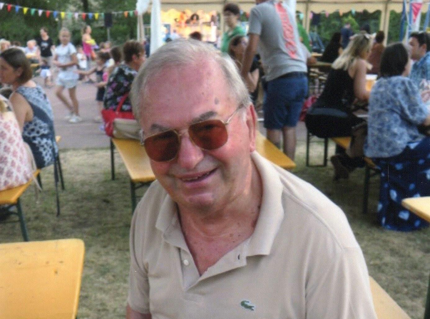 Copertina per Enzo Comelli stroncato da un malore in spiaggia a Bibione, aveva 83 anni