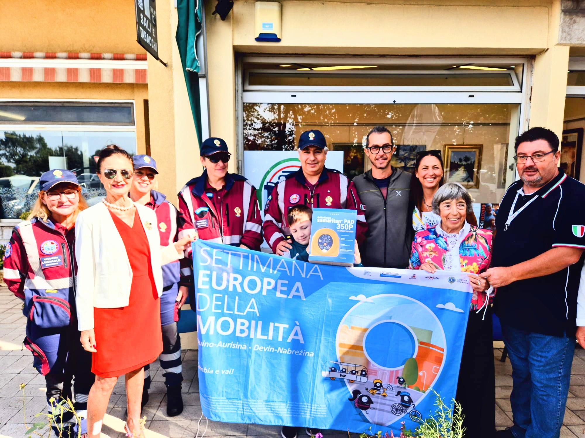 Immagine per Nuovo defibrillatore ai volontari dell'Associazione Polizia di Stato di Duino Aurisina