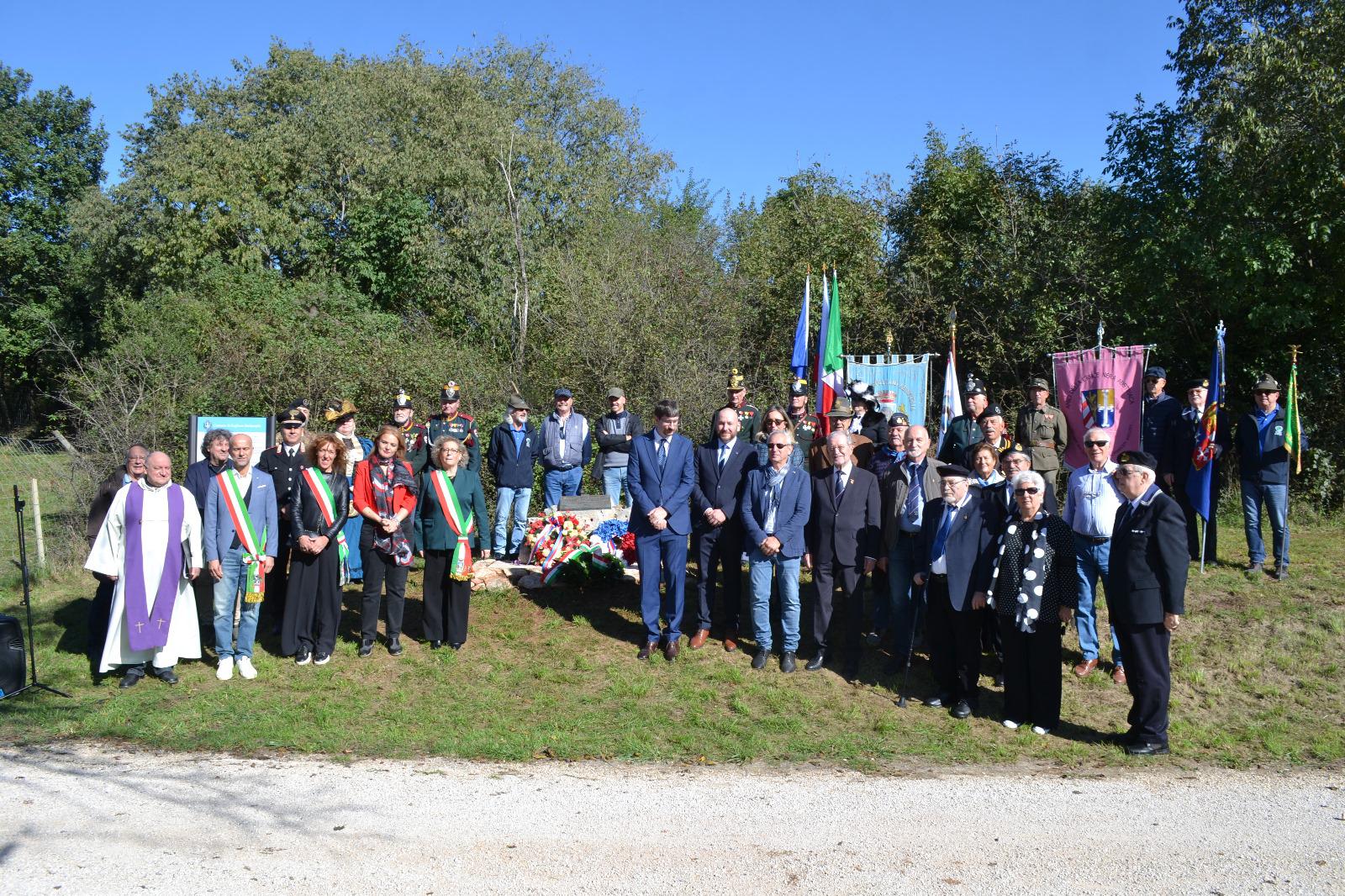 Immagine per I fucilieri di Brno ricordano i propri caduti, sistemato il monumento alla Crosera