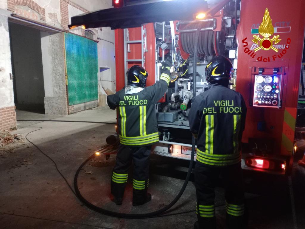 Immagine per Romans, a fuoco un camper nella sera di San Silvestro, sul posto i vigili del fuoco