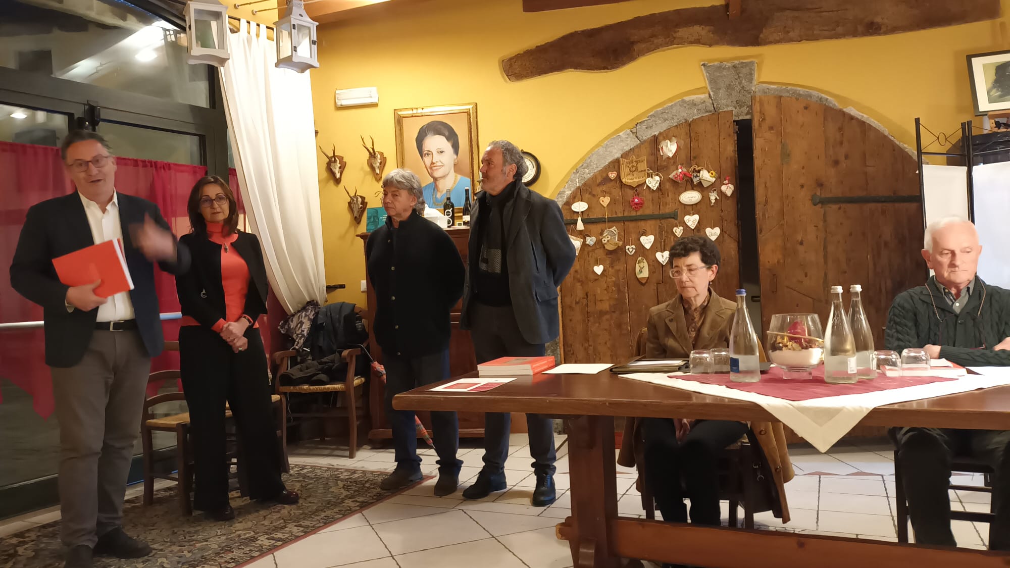 Immagine per Fotonotizia - Il libro di Giovanna Comelli racconta Versa e fa beneficienza