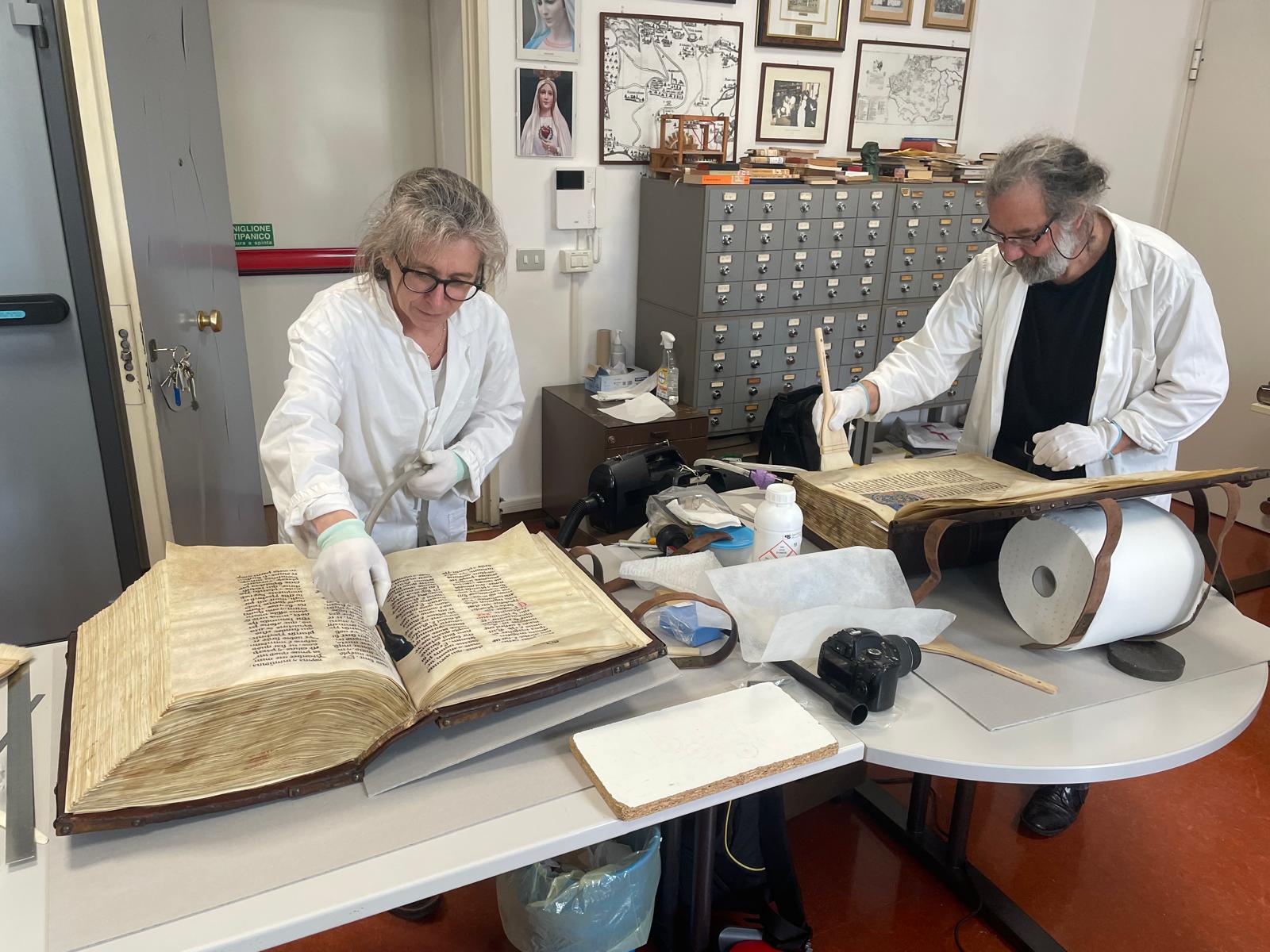 Immagine per Tra miniature e pergamene, il restauro dei codici aquileiesi nella Biblioteca del Seminario