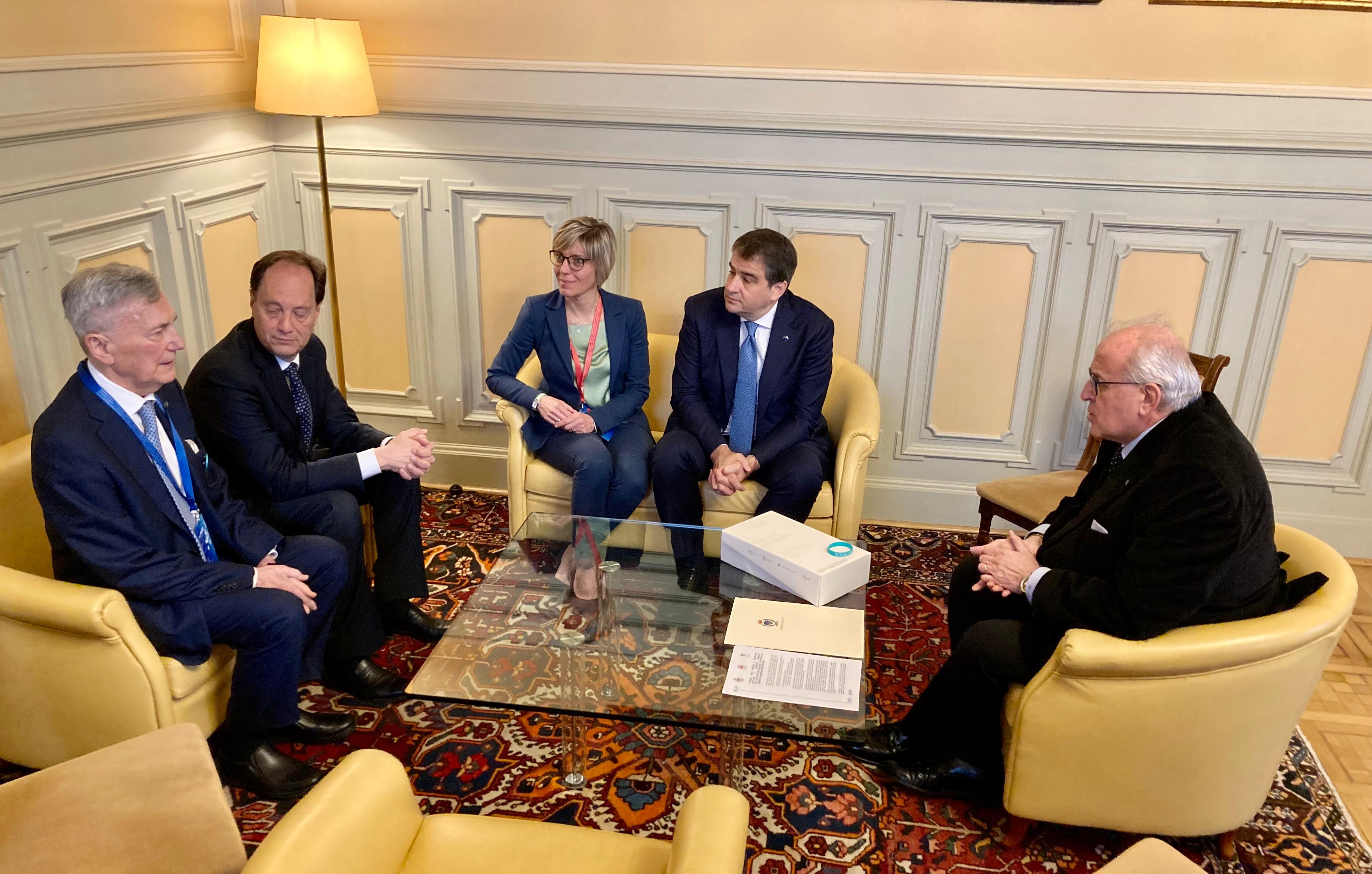 Immagine per Fitto a Gorizia, «un simbolo di unità e valori europei»