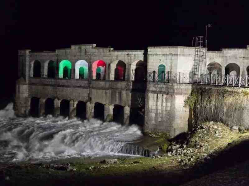 Immagine per Sagrado, la Rosta illuminata con il tricolore: porre attenzione ai Consorzi di Bonifica