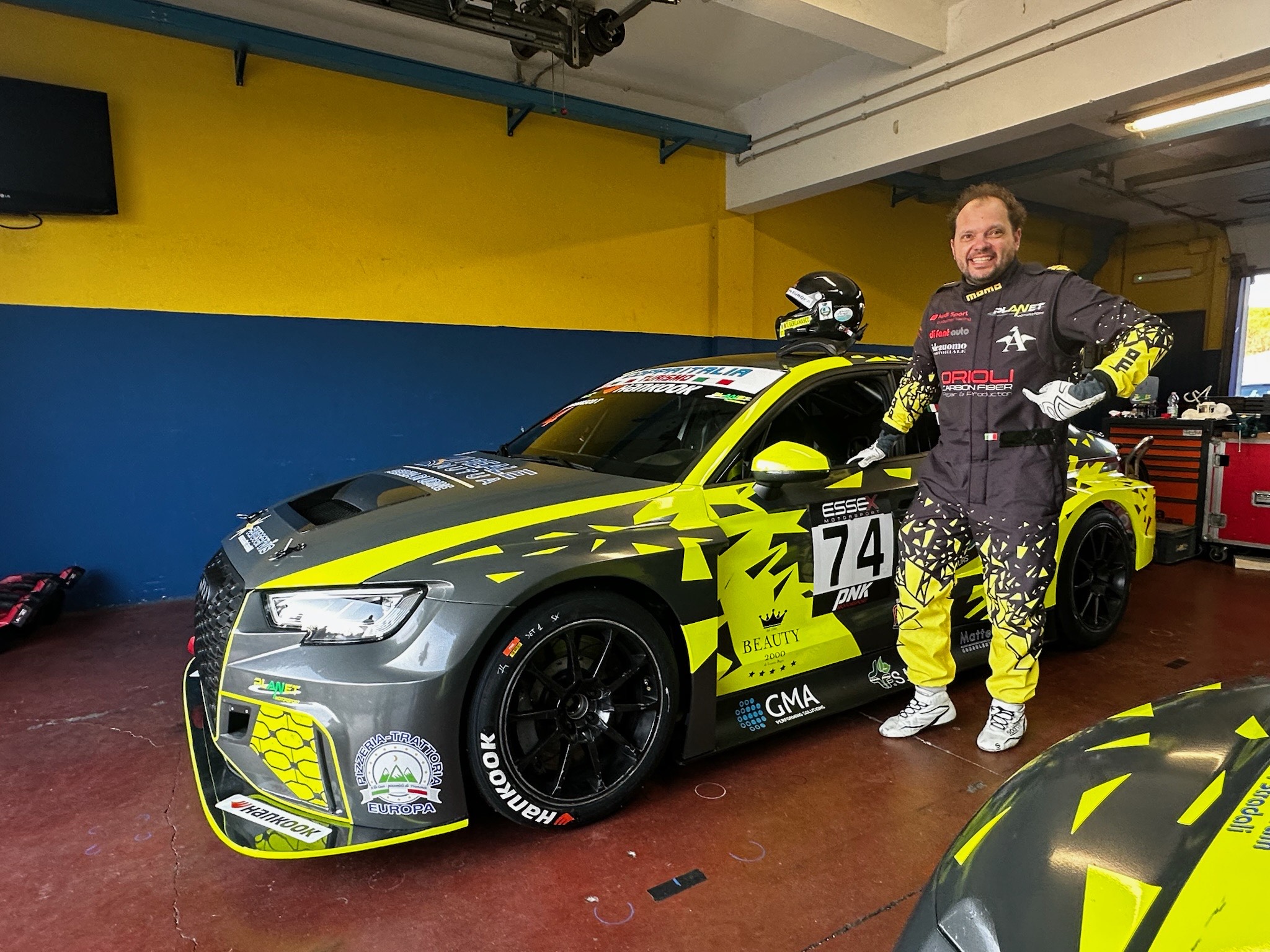 Copertina per Bergamasco e Orioli protagonisti a Vallelunga: Planet Motorsport apre la stagione con podi e ambizioni tricolori