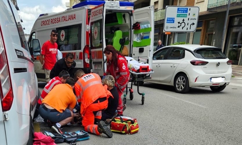 Copertina per Monfalcone, tre giovani bengalesi si picchiano in via Duca d’Aosta