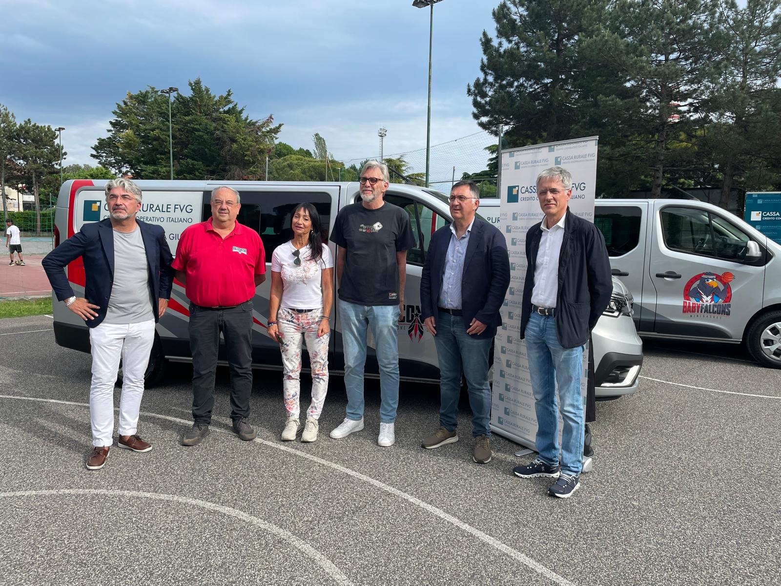 Copertina per Due nuovi mezzi per la Falconstar di Monfalcone, porteranno i giovani alle trasferte della squadra