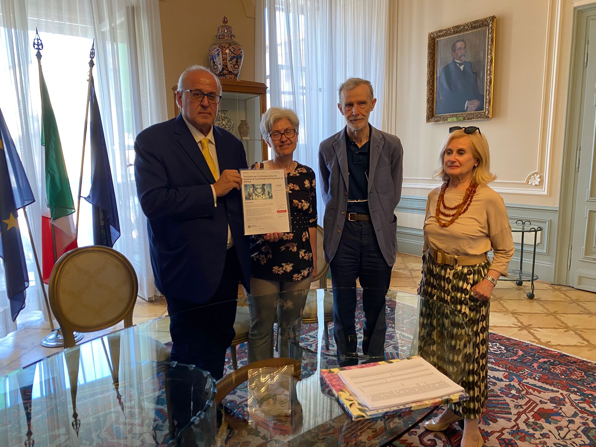 Copertina per 6mila firme per la Cardiologia di Gorizia consegnate a Ziberna che rassicura: «Incontreremo la commissione»