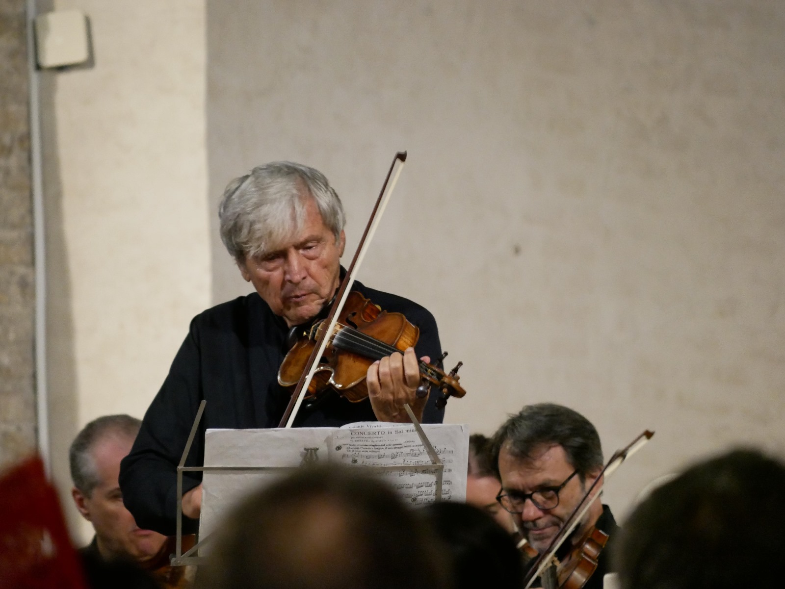 La notte magica di Uto Ughi accende gli animi dei 'graisani': concerto sold out a Sant'Eufemia